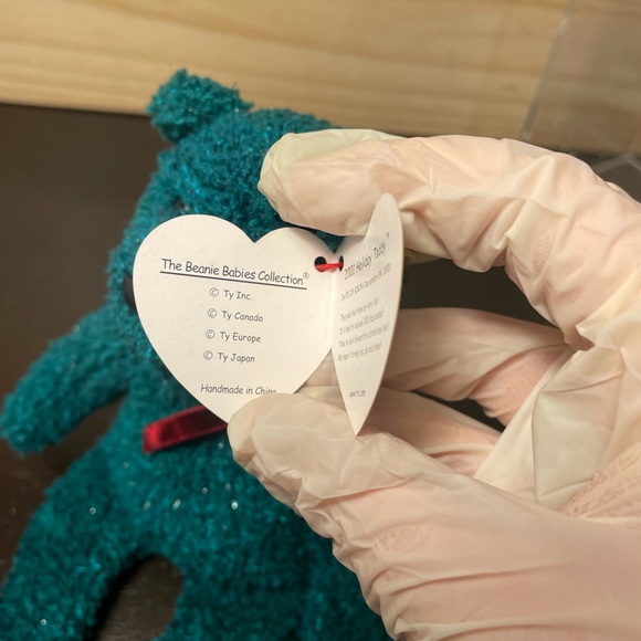 2001 Holiday Teddy, Ty Beanie Baby // 3/$38 - Picture 10 of 14